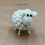 Grand mouton boule blanc 12 cm en feutrine